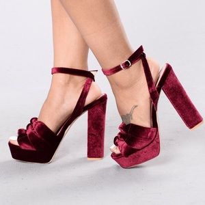 NEW Velvet Strappy Platform Heels Burgundy 6